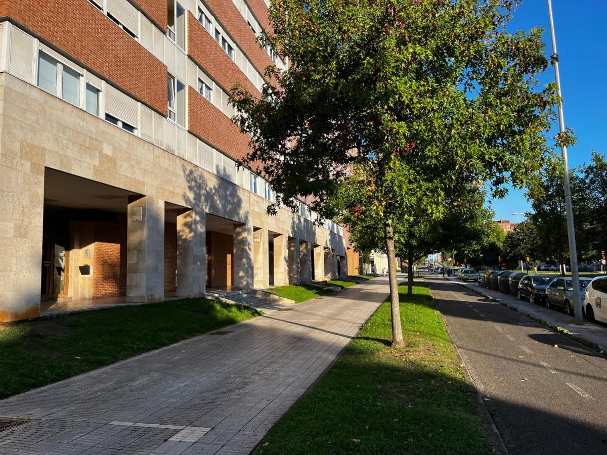 Amplio Apartamento Con Plaza De Parking. Apartment Хихон Екстериор снимка