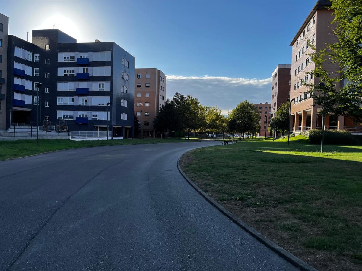 Amplio Apartamento Con Plaza De Parking. Apartment Хихон Екстериор снимка